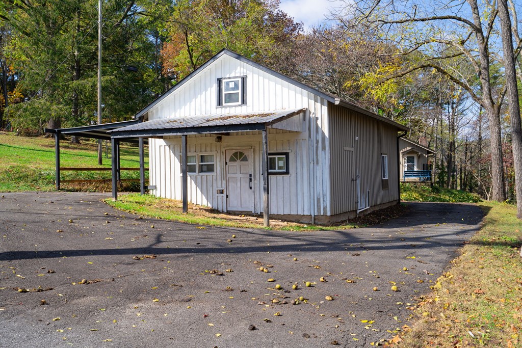 106 Settawig Road Property Photo 45