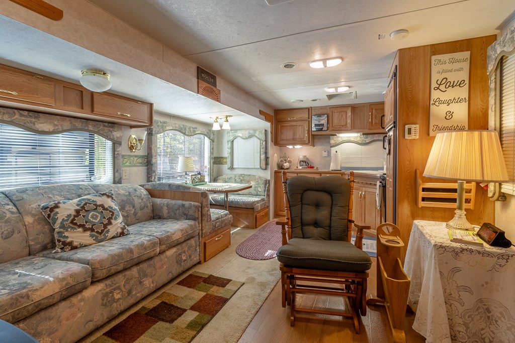 66 Peaceful Loop Property Photo 2