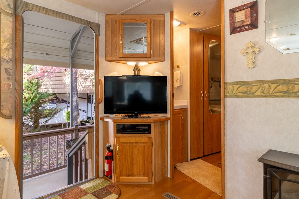 66 Peaceful Loop Property Photo 7