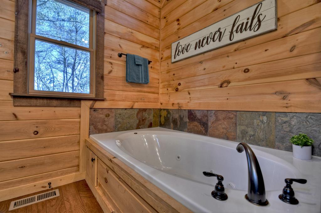 136 Oasis Drive Property Photo 33