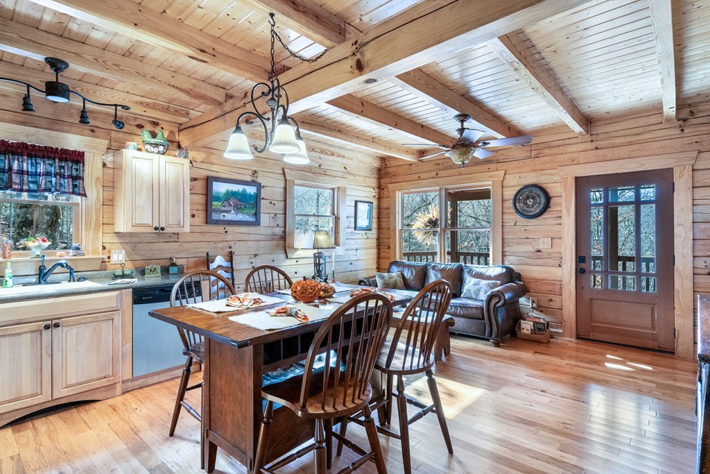 488 Smith Road Property Photo 8