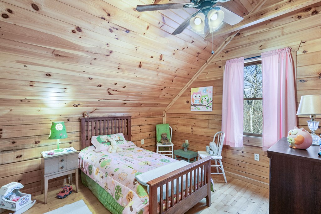 488 Smith Road Property Photo 9