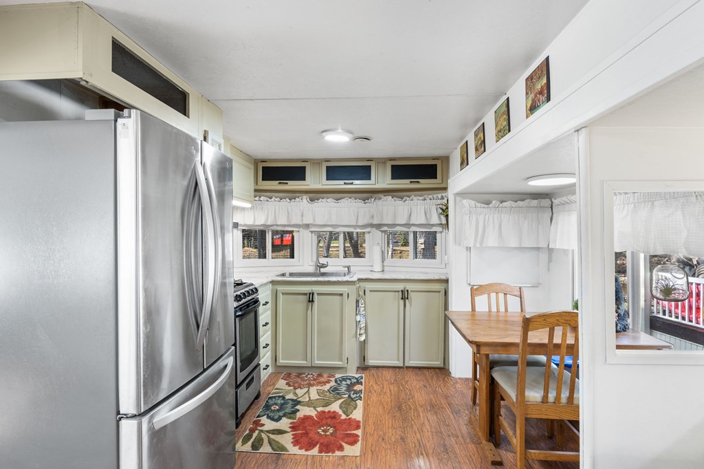 4117 Riverbank Run Property Photo 14