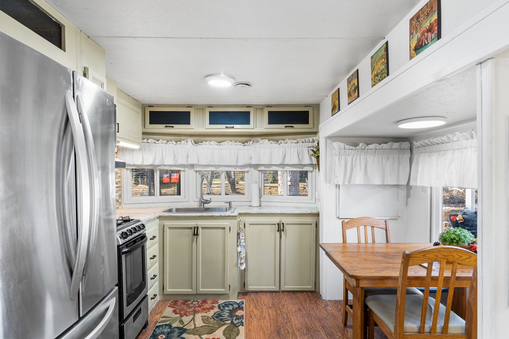 4117 Riverbank Run Property Photo 18