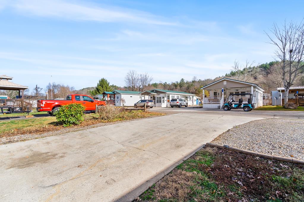 4117 Riverbank Run Property Photo 45