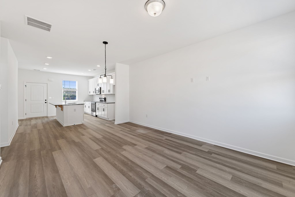 Unit 49 Grove Loop Property Photo 18