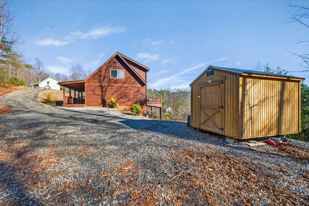 223 Red Bud Lane Property Photo 3