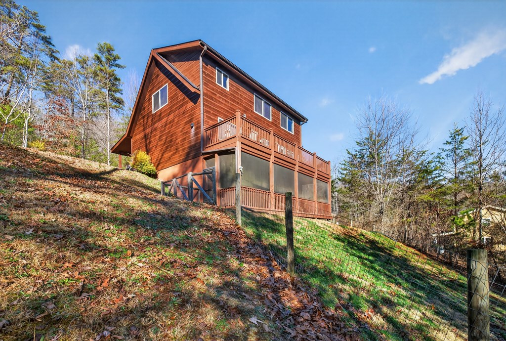 223 Red Bud Lane Property Photo 7