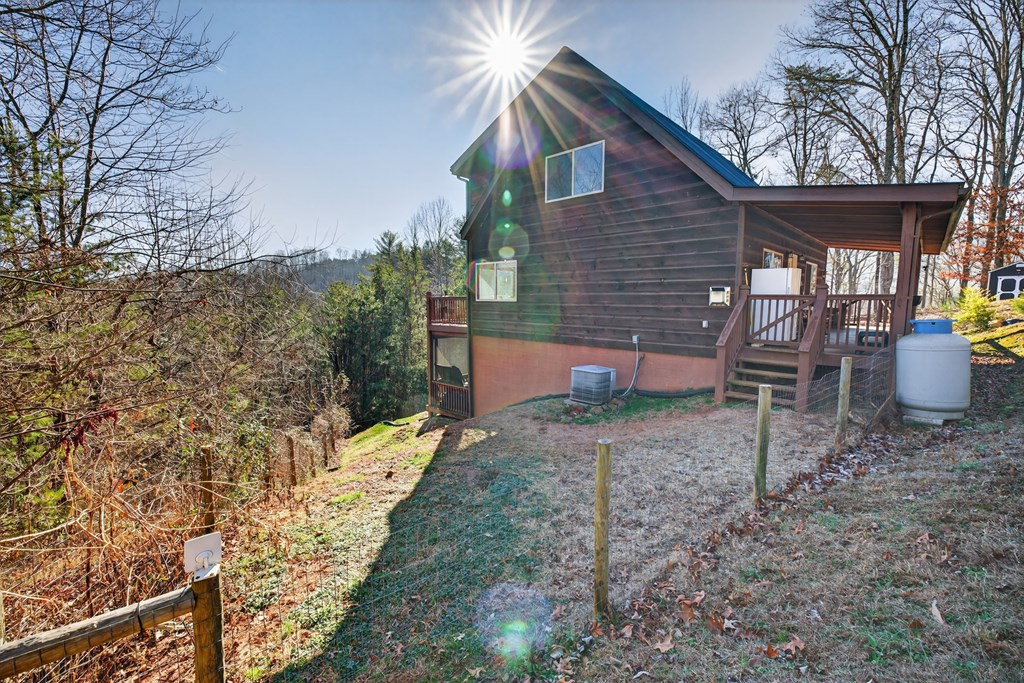 223 Red Bud Lane Property Photo 9
