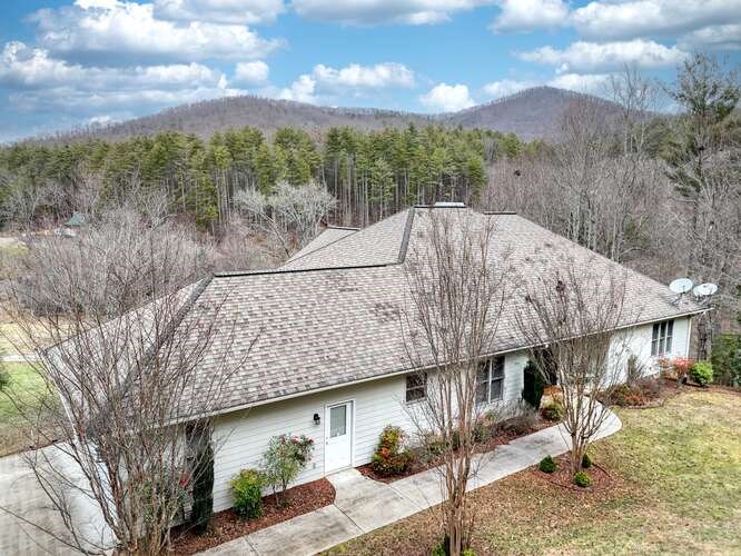105 Carroll Lake Lane Property Photo 5