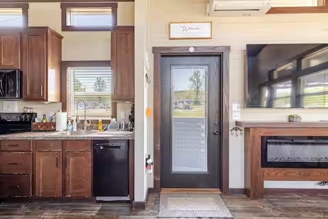 166 Mountain Meadows Drive Property Photo 8