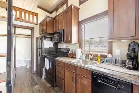 166 Mountain Meadows Drive Property Photo 9