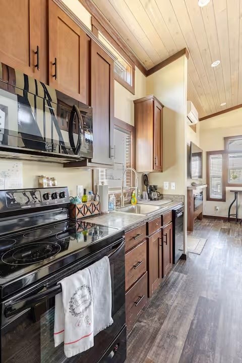 166 Mountain Meadows Drive Property Photo 10