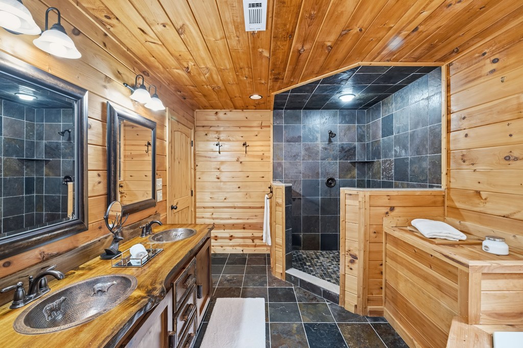 101 Falling Rock Road Property Photo 33