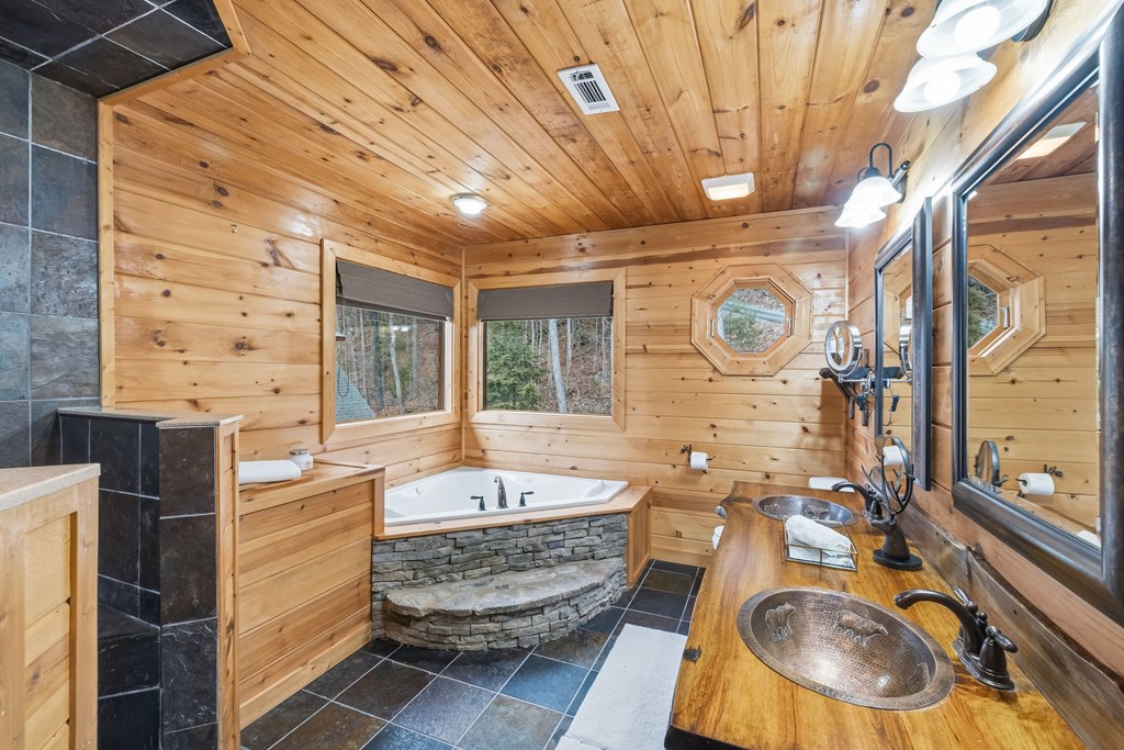 101 Falling Rock Road Property Photo 34