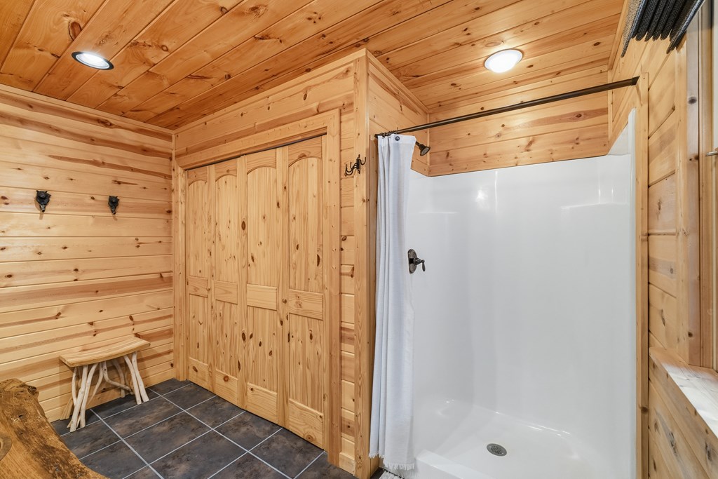 101 Falling Rock Road Property Photo 35