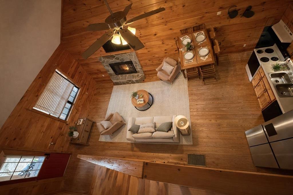 8 Virginia Lane Property Photo 5