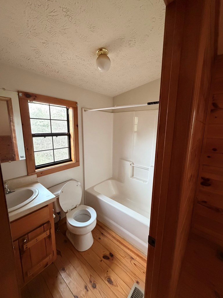 8 Virginia Lane Property Photo 18