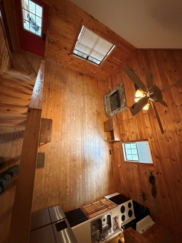 8 Virginia Lane Property Photo 20