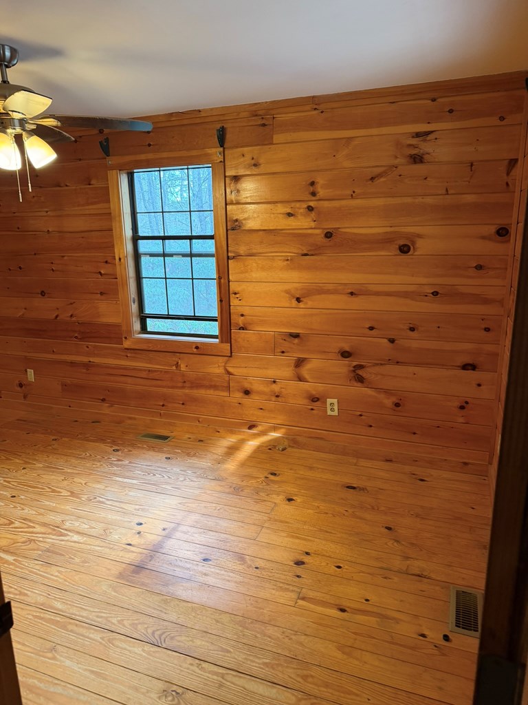 8 Virginia Lane Property Photo 23