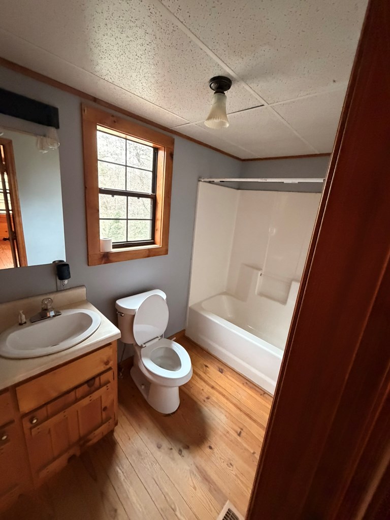 8 Virginia Lane Property Photo 28