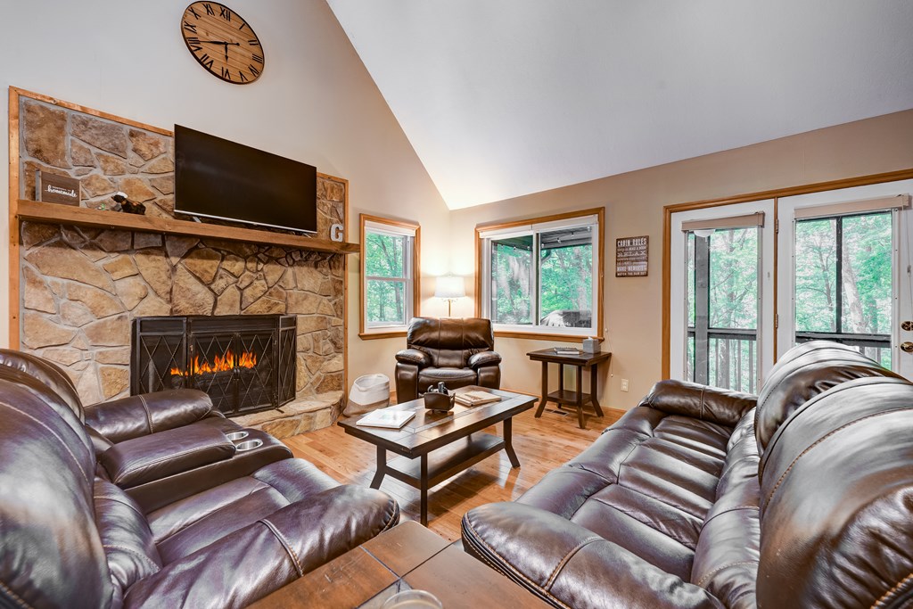 708 Wilson Mountain Road Property Photo 11