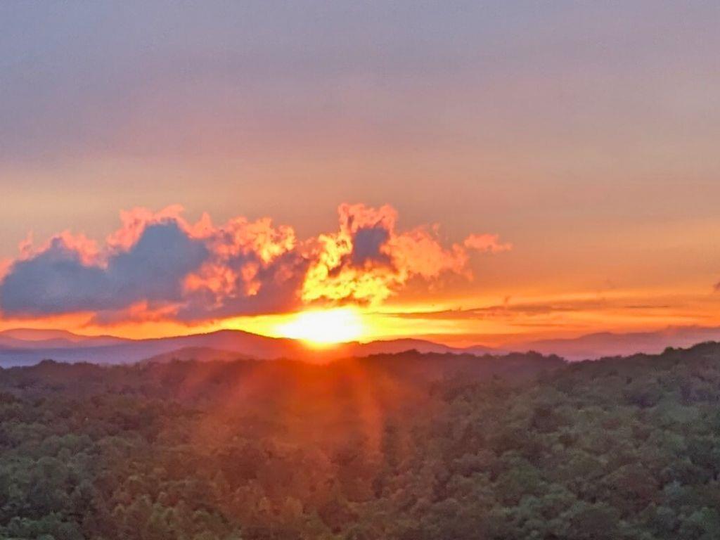 104 Sunset View Property Photo 3