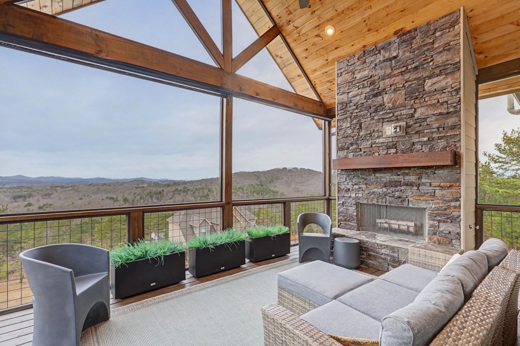 104 Sunset View Property Photo 5