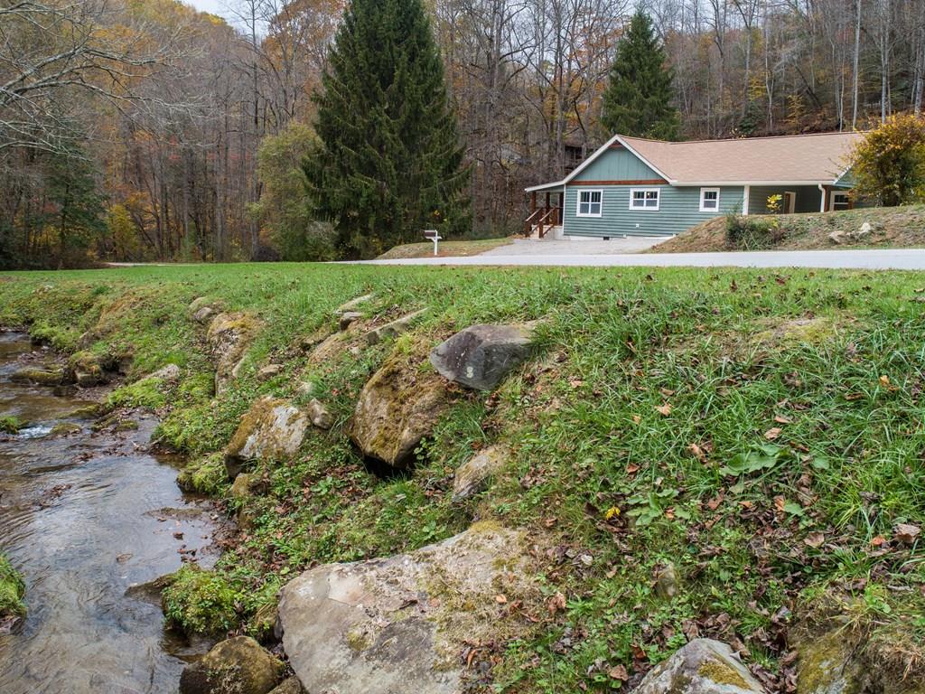 5107 Boiling Springs Road Property Photo 1