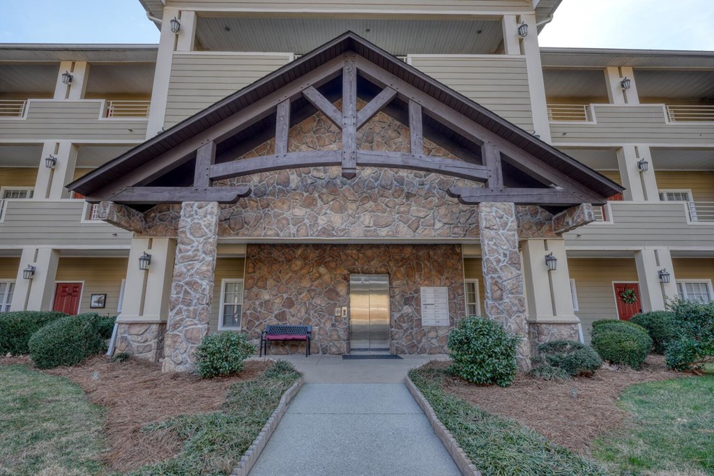 92 Glen Eagle Ct B303 Property Photo 15