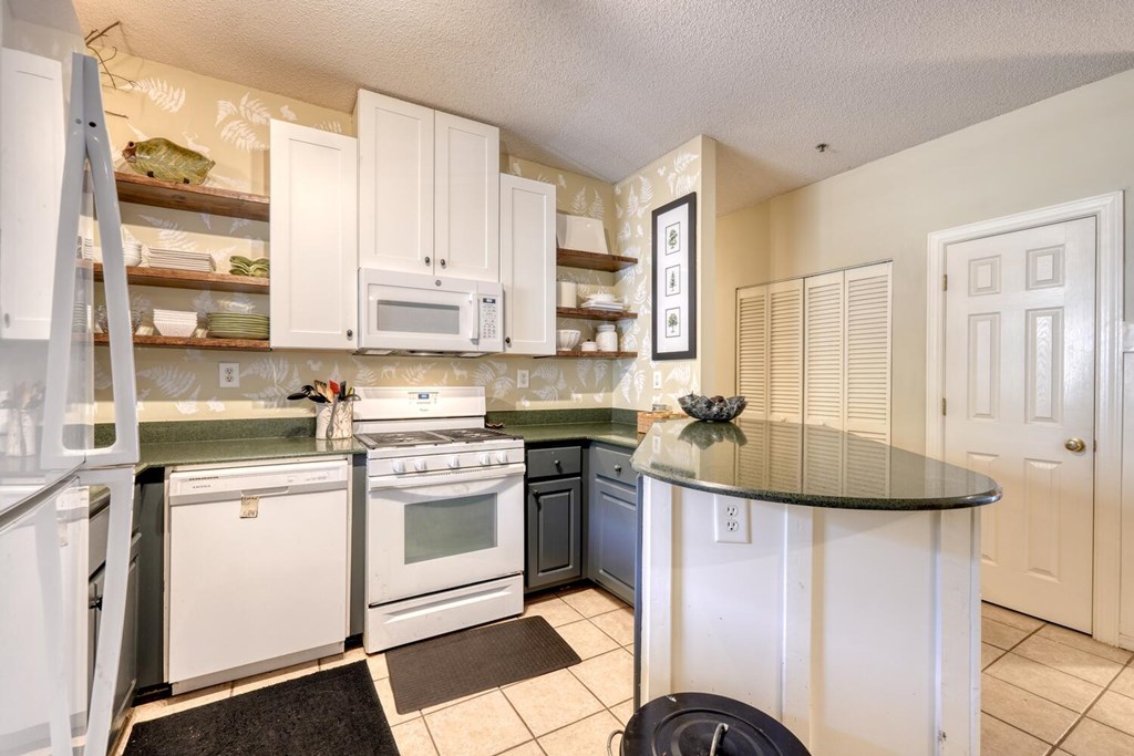 92 Glen Eagle Ct B303 Property Photo 32