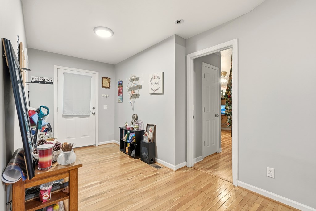 5421 School Street Property Photo 7