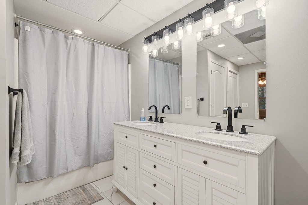 5421 School Street Property Photo 16