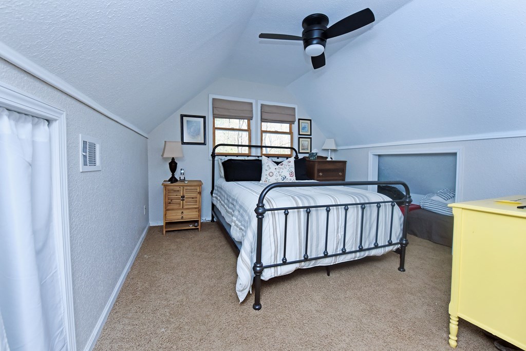 642 Everett Road Property Photo 11