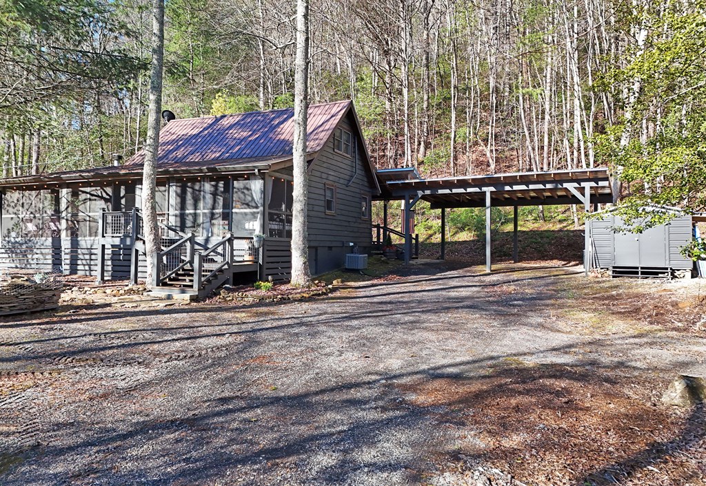 642 Everett Road Property Photo 20