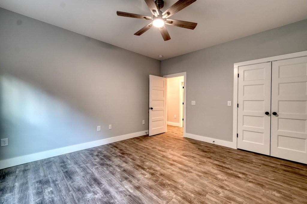 98f Brett Way Property Photo 28