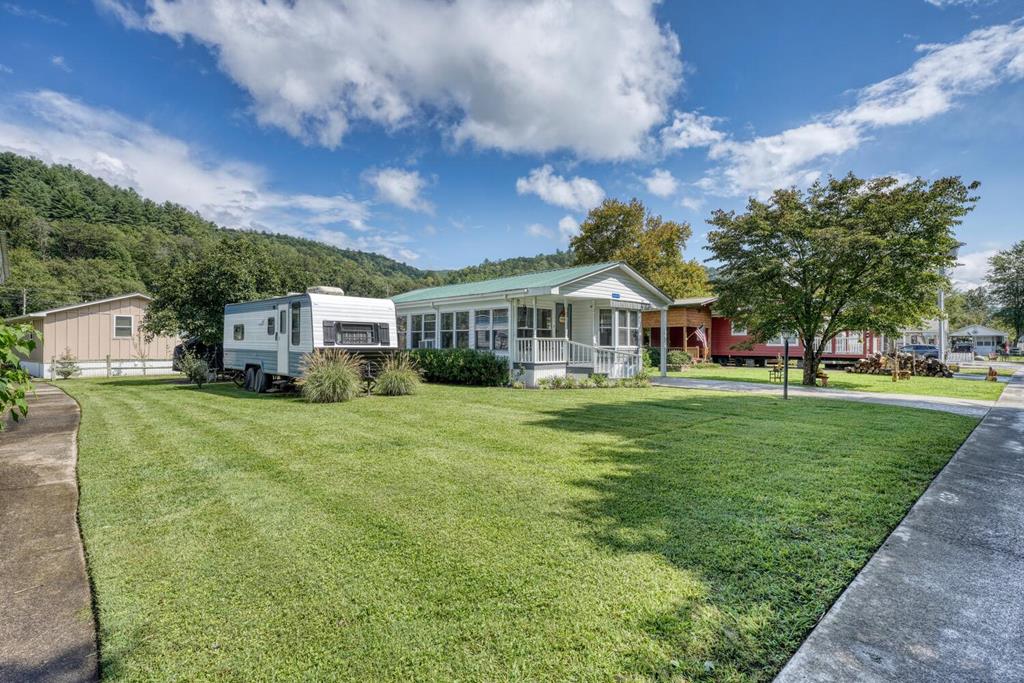 4353 Riverbank Run Property Photo 1