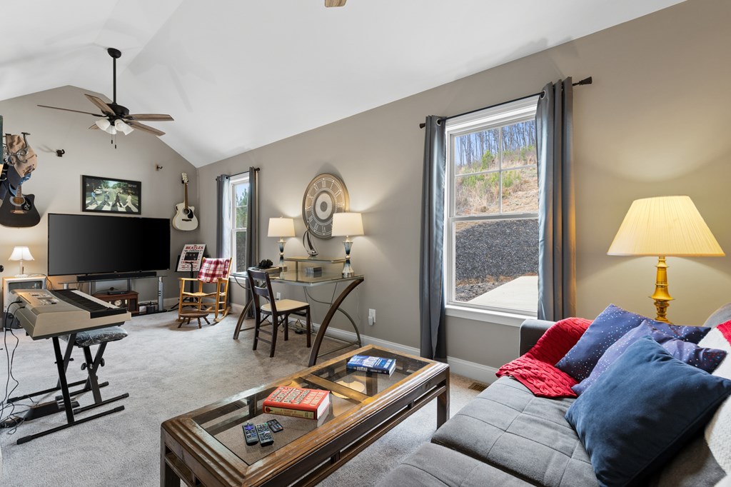 1281 Twisted Oak Road Property Photo 15