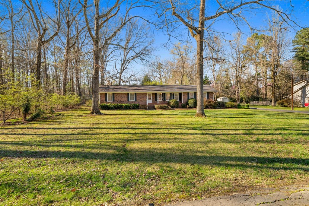 527 E Austin Dr Property Photo 2