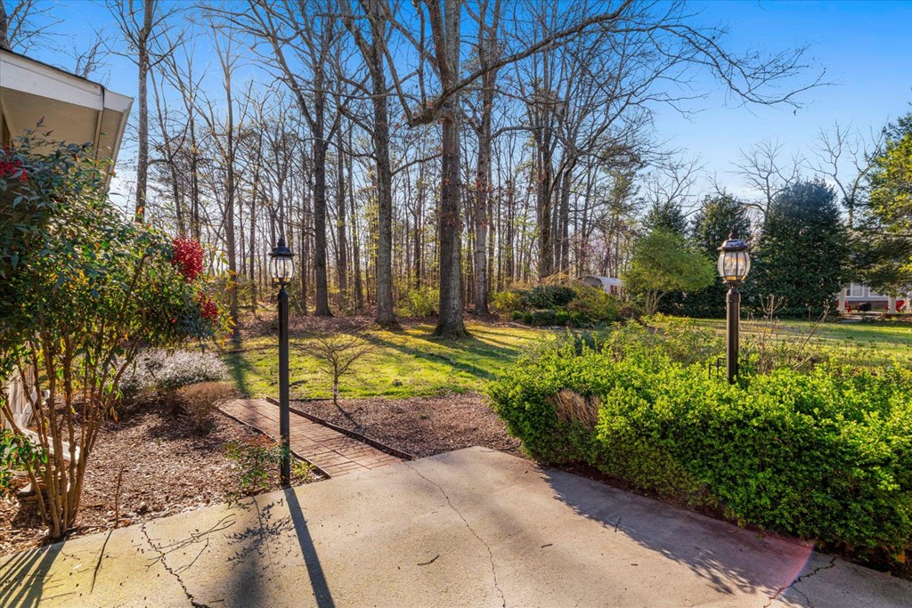 527 E Austin Dr Property Photo 37