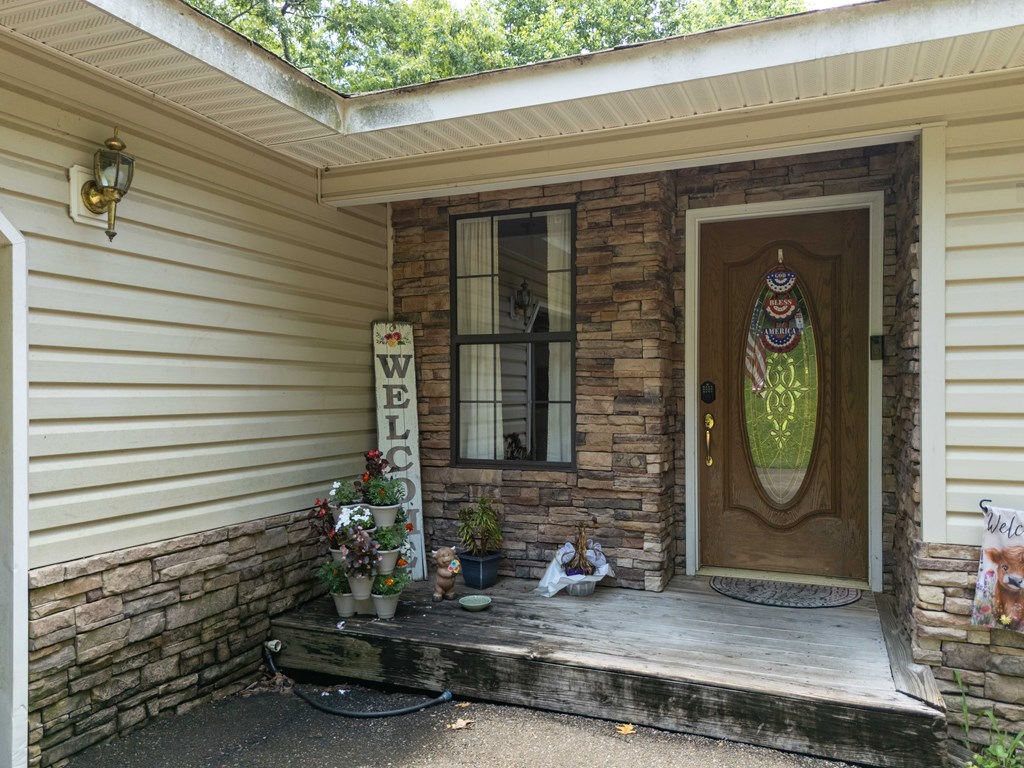 99 Highland Circle Property Photo 3