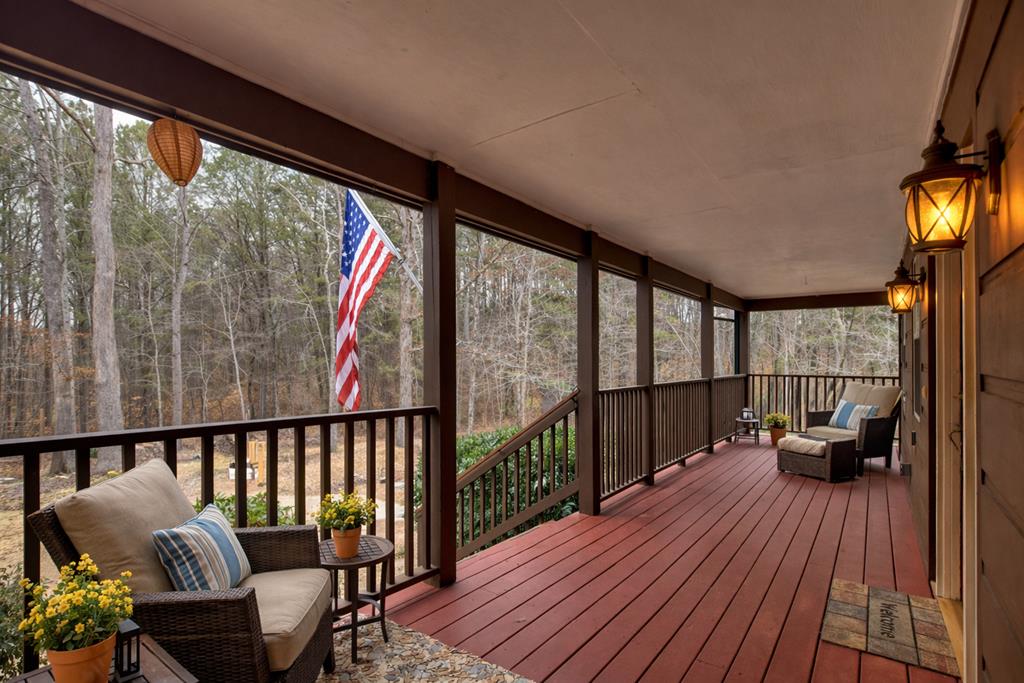 144 Emerald Cove Drive Property Photo 4
