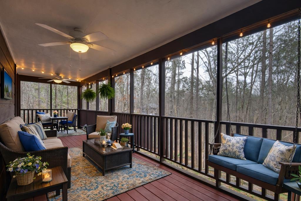 144 Emerald Cove Drive Property Photo 11