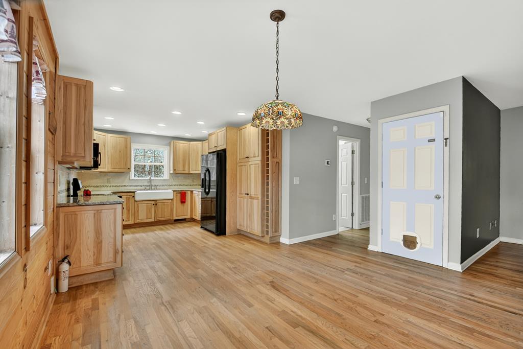 144 Emerald Cove Drive Property Photo 15