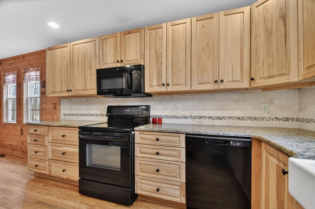144 Emerald Cove Drive Property Photo 19