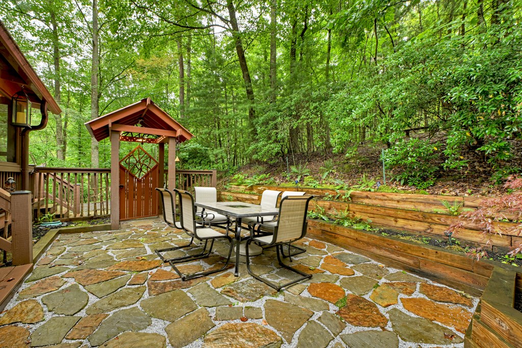 430 Chestnut Ridge Property Photo 8