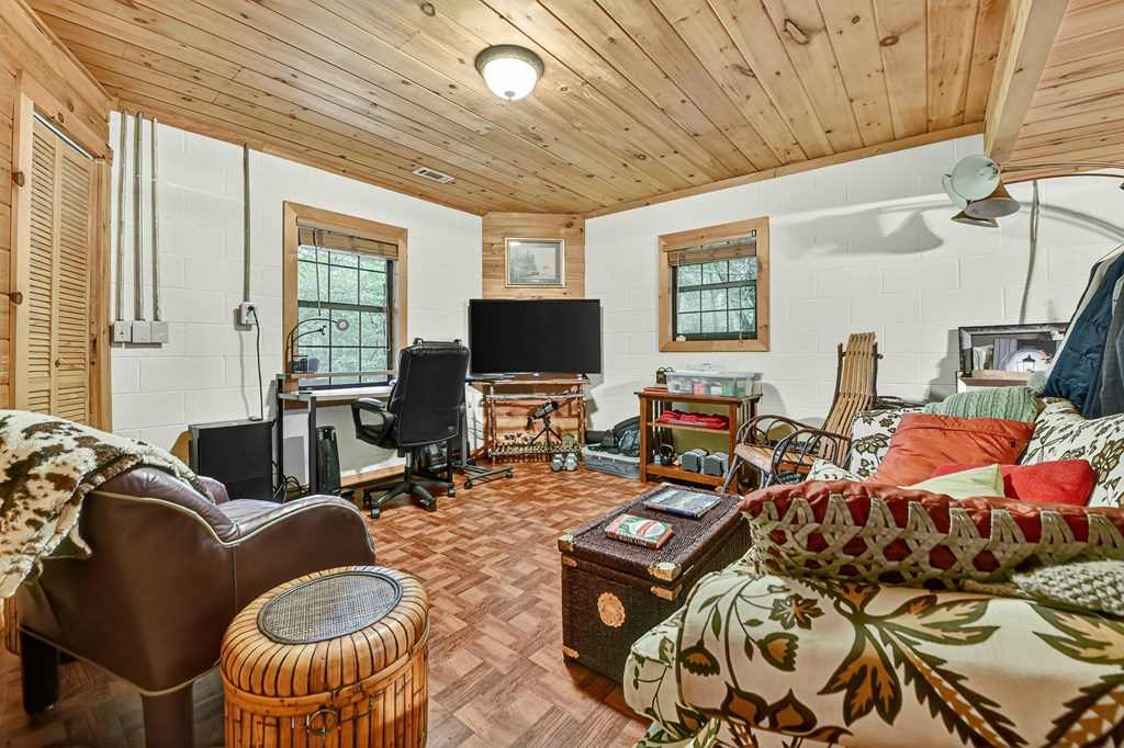 430 Chestnut Ridge Property Photo 28