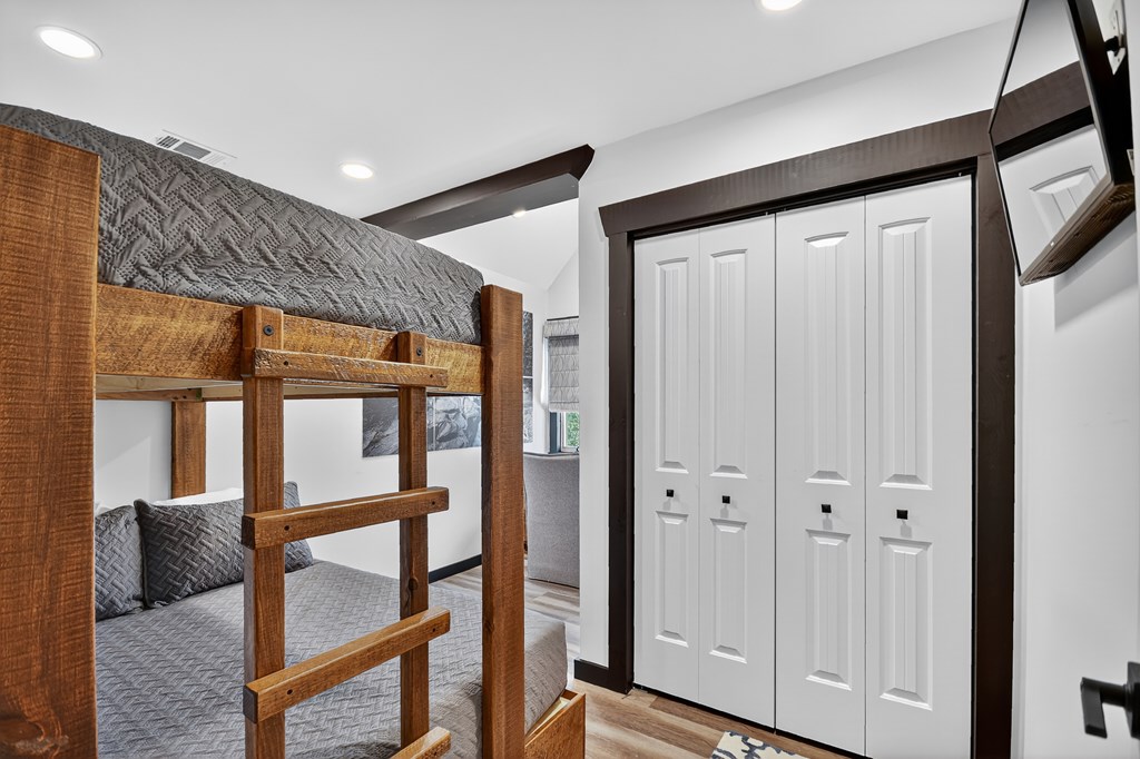 566 Canoe Point Property Photo 41