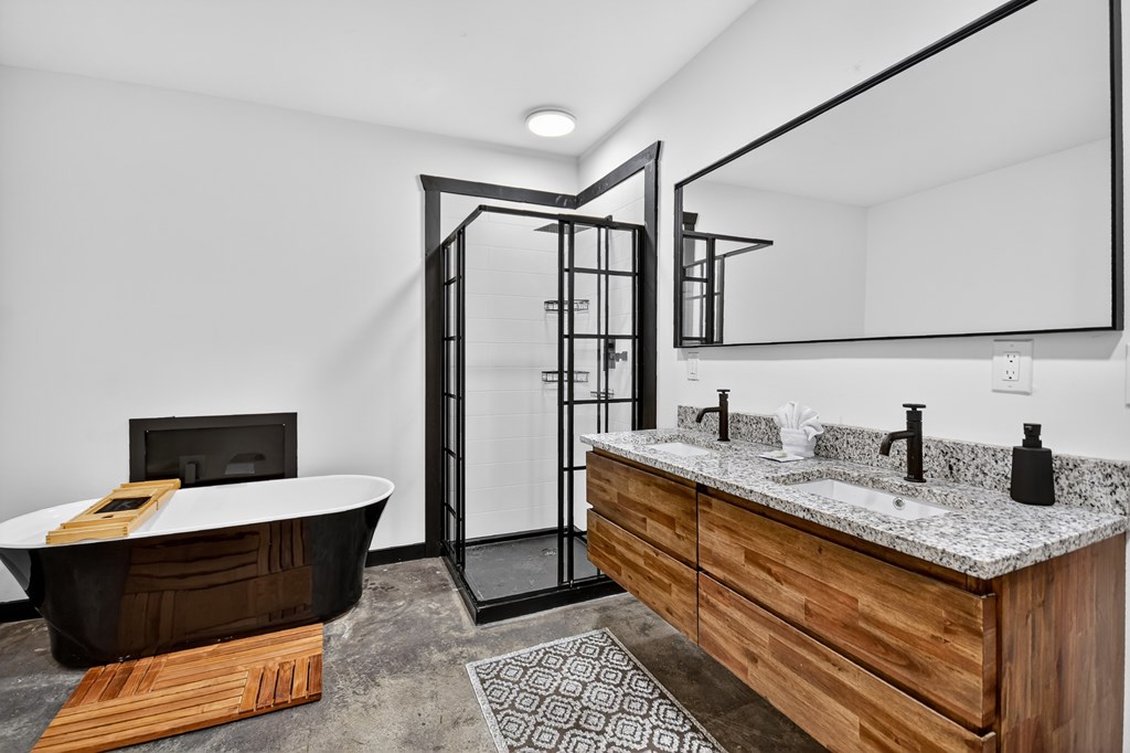 566 Canoe Point Property Photo 45