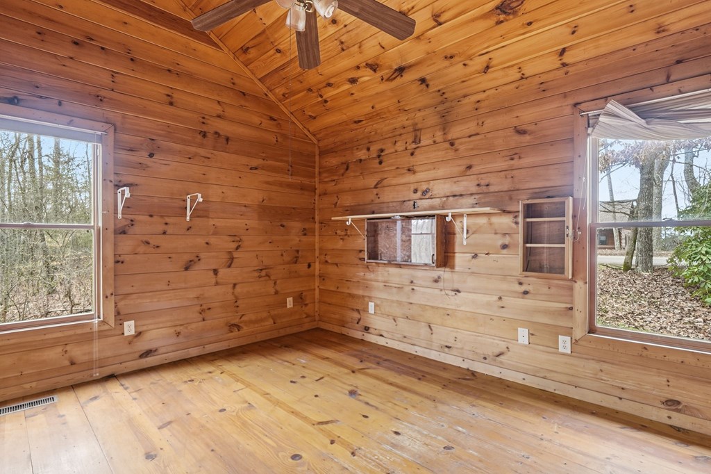 591 Oak Ridge Road Property Photo 9